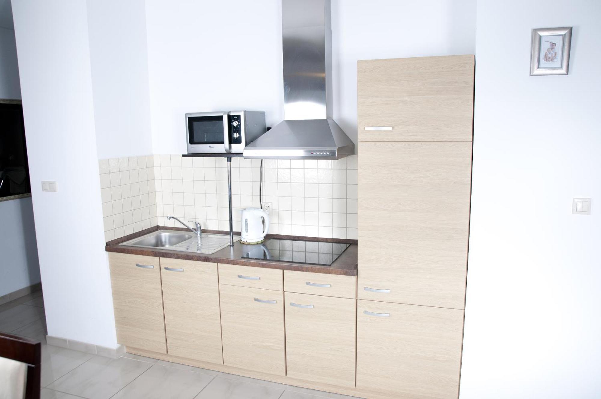 Apartament Ikar Z Wlasnym Ogrodkiem, Bardzo Blisko Morza Rewal Exterior photo