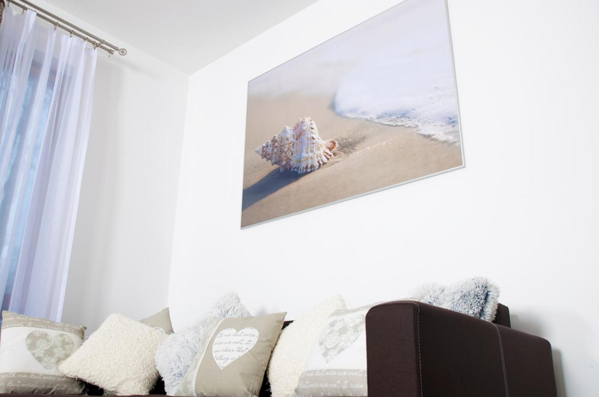 Apartament Ikar Z Wlasnym Ogrodkiem, Bardzo Blisko Morza Rewal Exterior photo