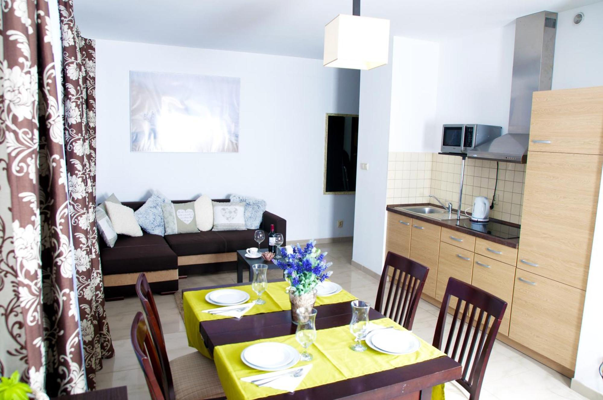 Apartament Ikar Z Wlasnym Ogrodkiem, Bardzo Blisko Morza Rewal Exterior photo