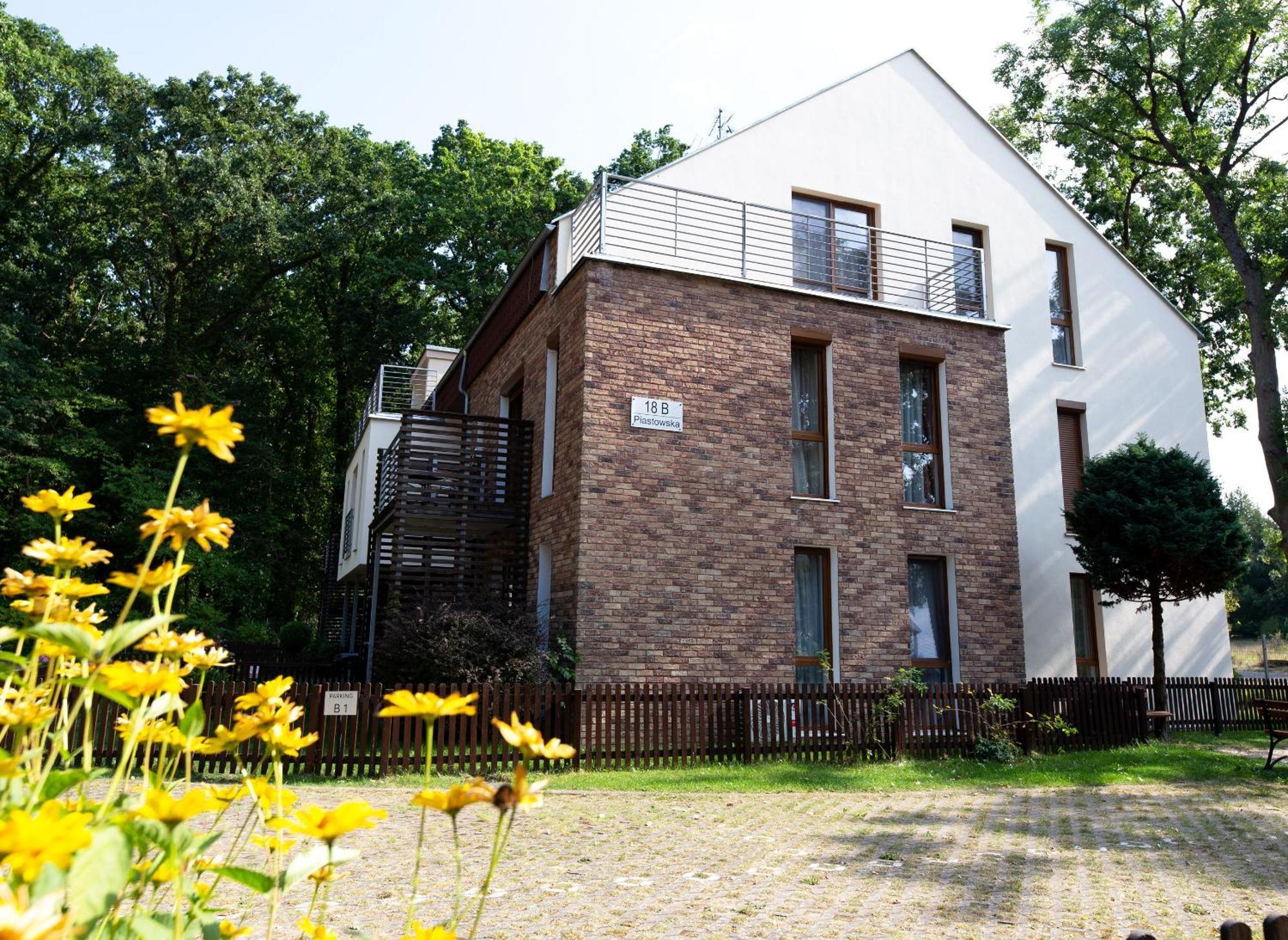Apartament Ikar Z Wlasnym Ogrodkiem, Bardzo Blisko Morza Rewal Exterior photo